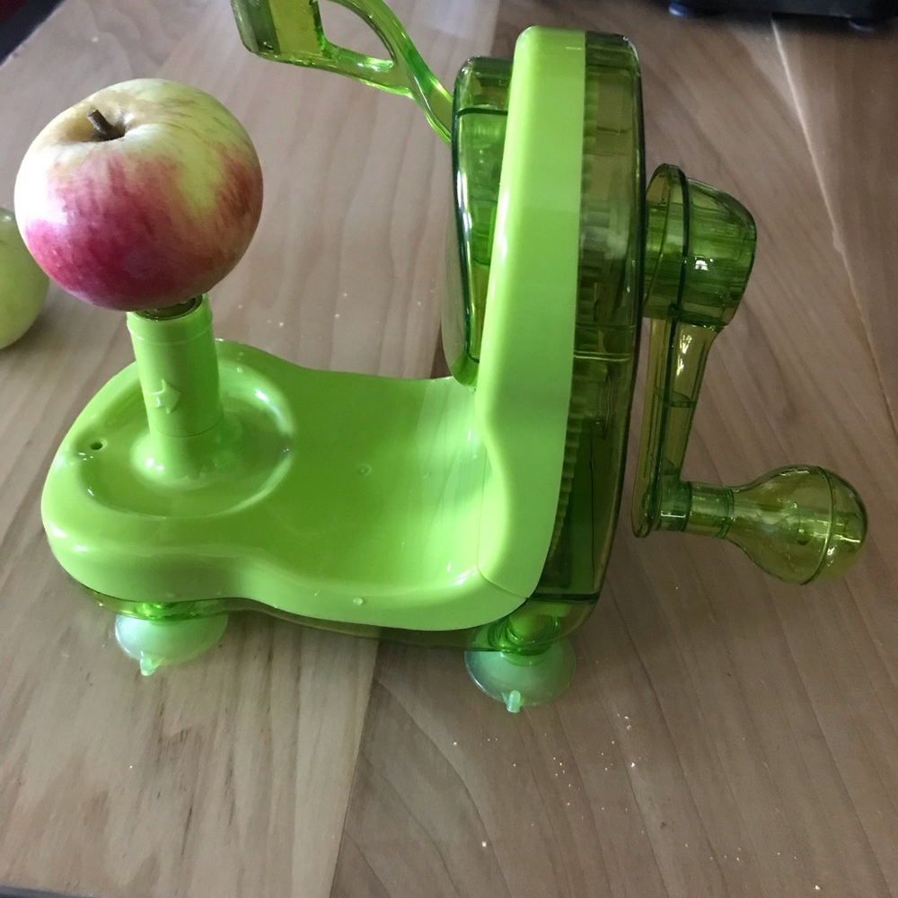 Apple peeler 🍎 - Picture 3 of 12